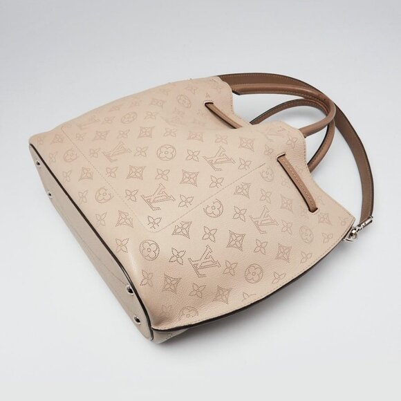 Louis Vuitton Galet Monogram Mahina Girolata Bag - Picture 3 of 12